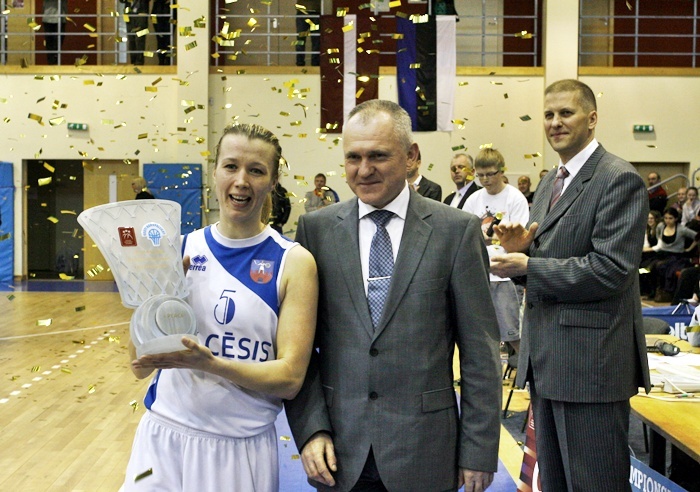Lat Est Cempiones
