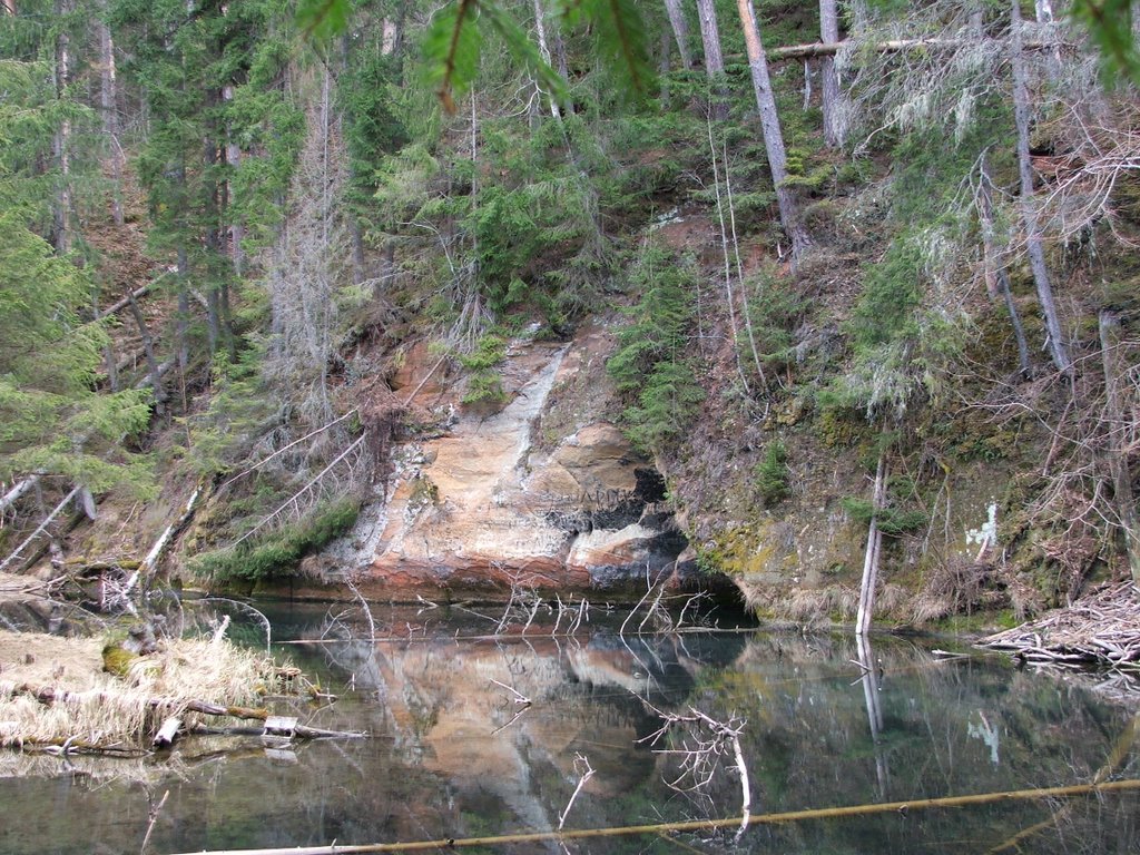 Spogulu Klints 1