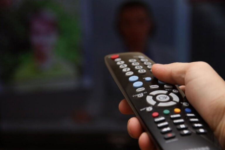 Tv Pults 2000378824 1
