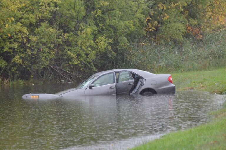 Car Into Salina Pond 1jpg Ddc13d26c75877d3 1