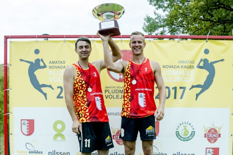 Amatas Kausa Uzvaretaji 1