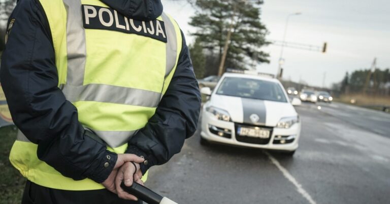 Policija Aizturejusi 11 Dzerajsoferus 58ba8c4985eca 1
