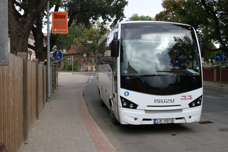 Skoleenu Autobuss Fotomarta 2 1