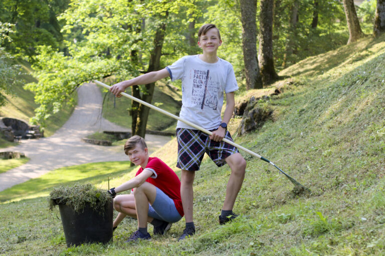 Skoleni Pils Parka Fotomarta 1
