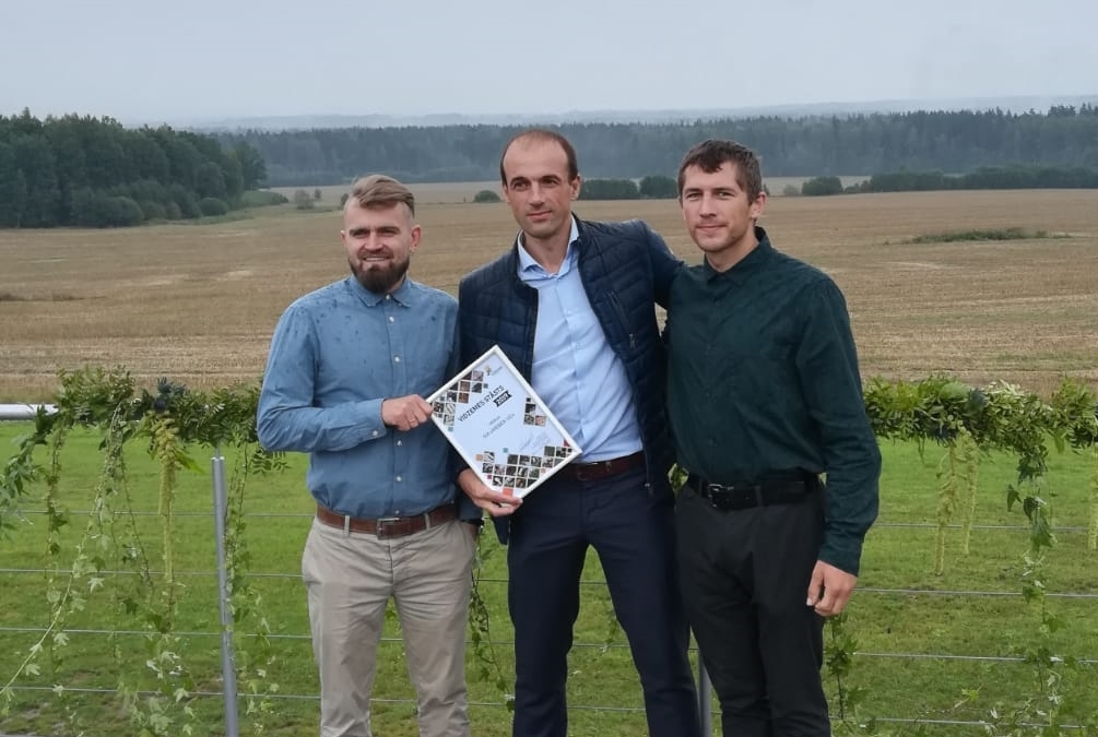 Mebex Ud Puisi 1