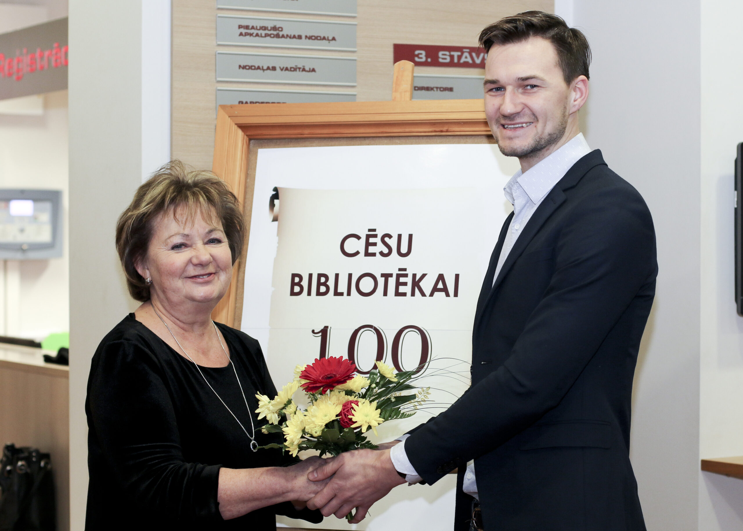 Bibliotekai100 Fotomarta 1