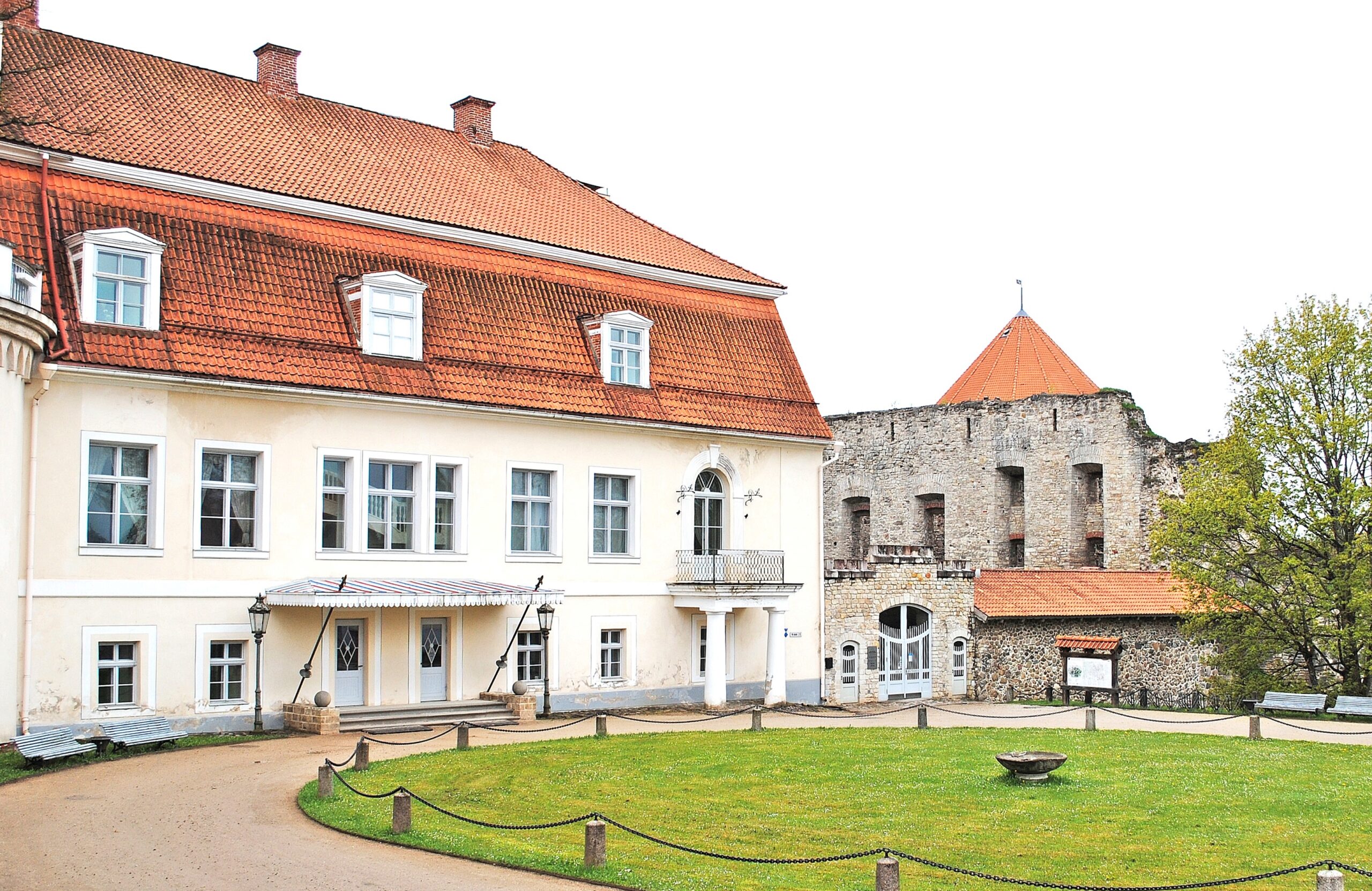 Muzejs 1