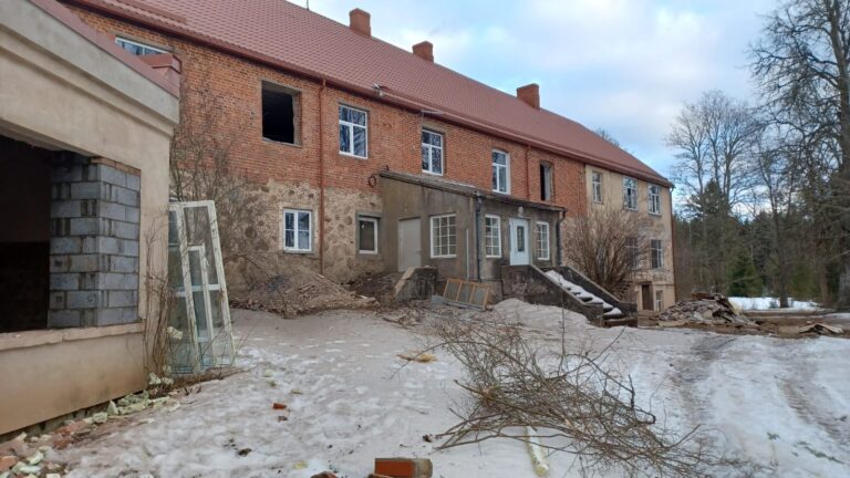 Skola Pansionats 1 1