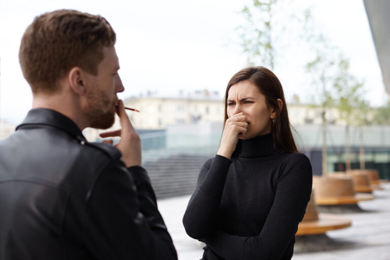 Tobacco,,bad,habits,,addiction,and,relationships,concept.,rear,view,of