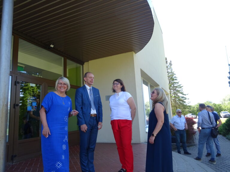 Izpilddirektori 1