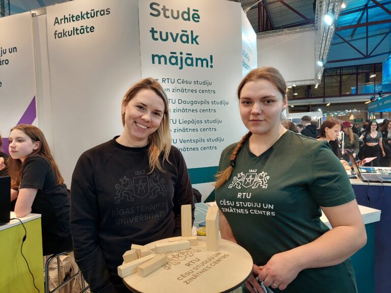 Izstade Skola 23 2 1