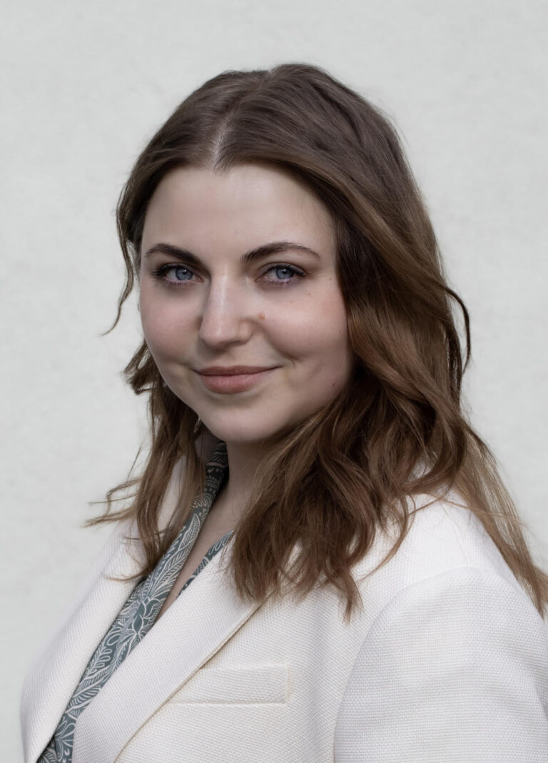 Dina Baltiýna