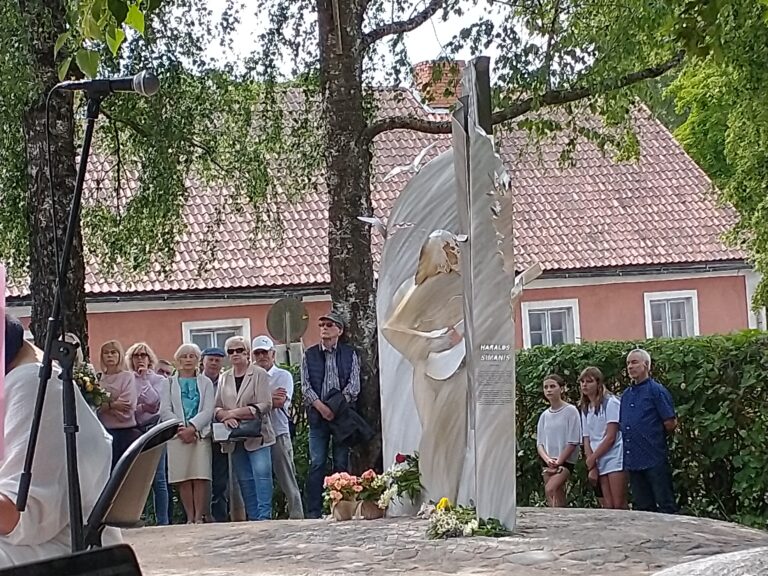 Simanis 1